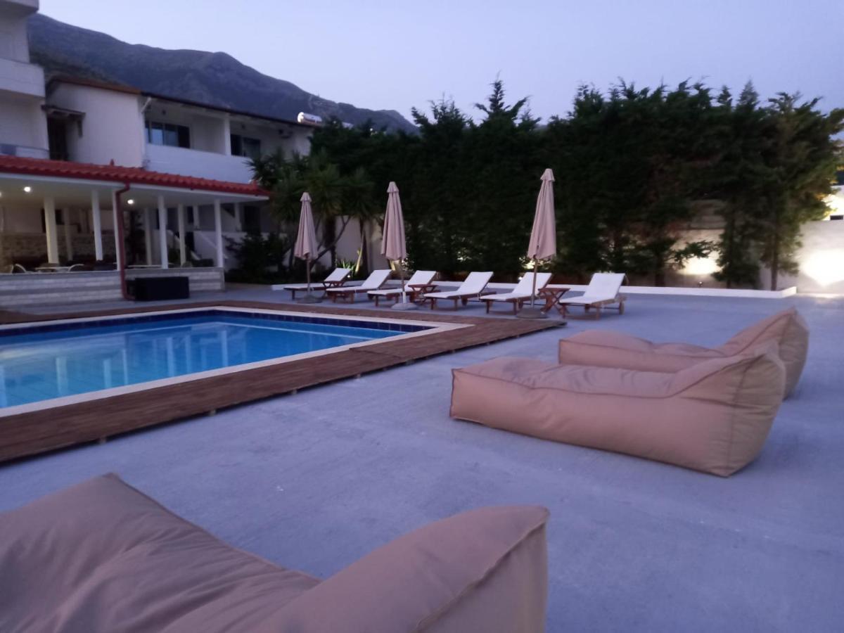 Hotel Relax Dhërmi Eksteriør billede