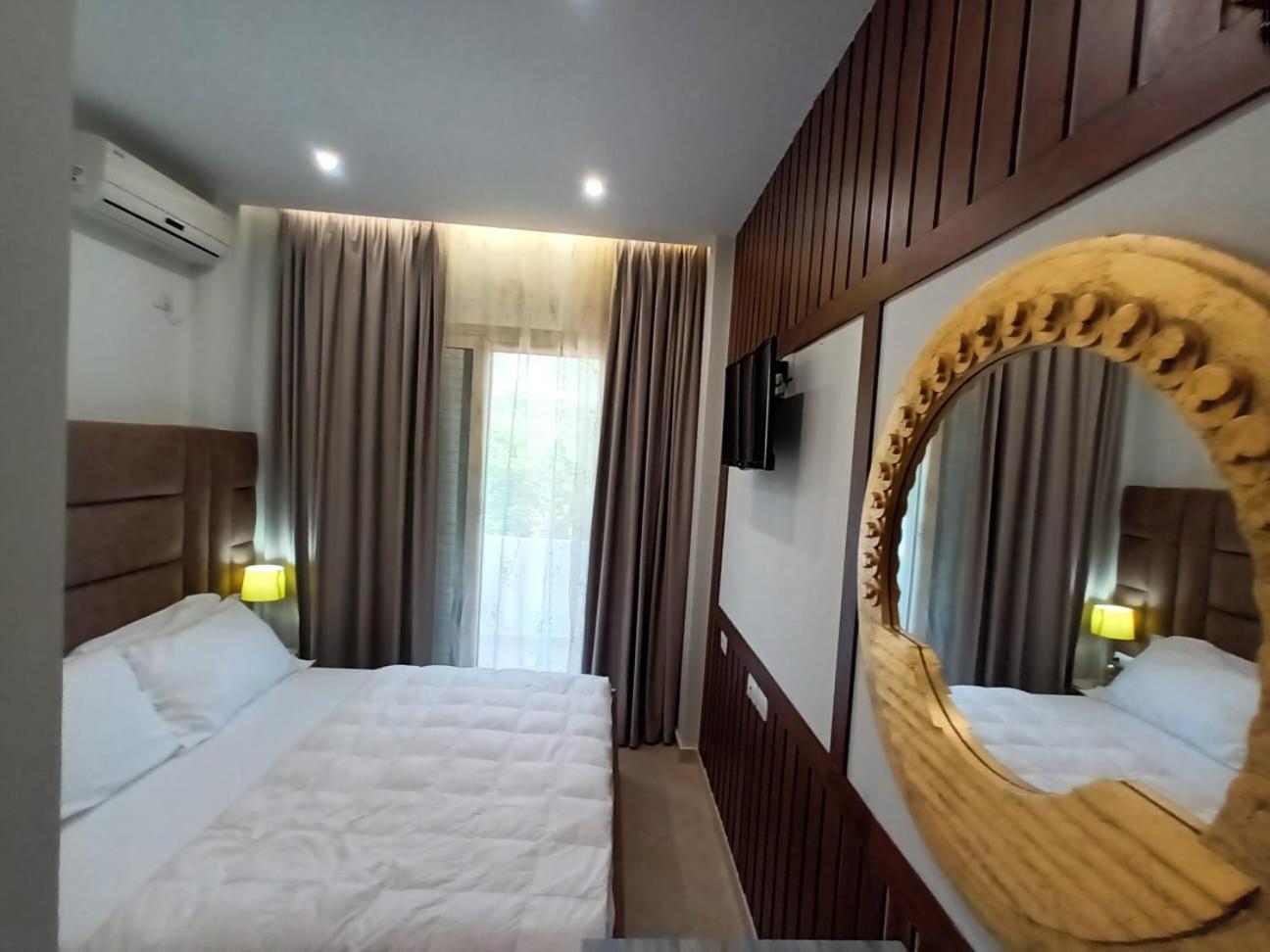 Hotel Relax Dhërmi Eksteriør billede